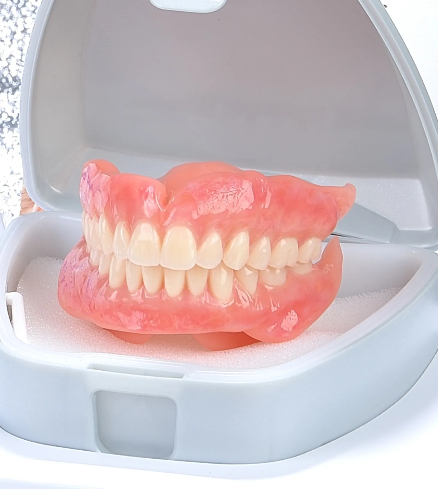 全国から選ばれている オーダーメイド自費入れ歯 専門クリニックをご存知ですか?